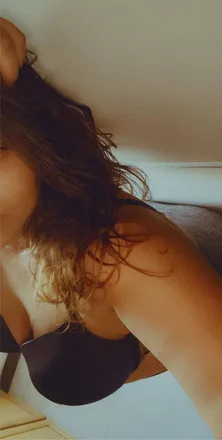 OnlyFans cuenta lareina34 header 2