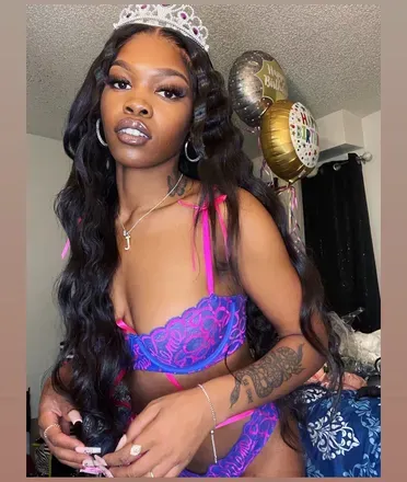 OnlyFans account  queensizedgal avatar 1