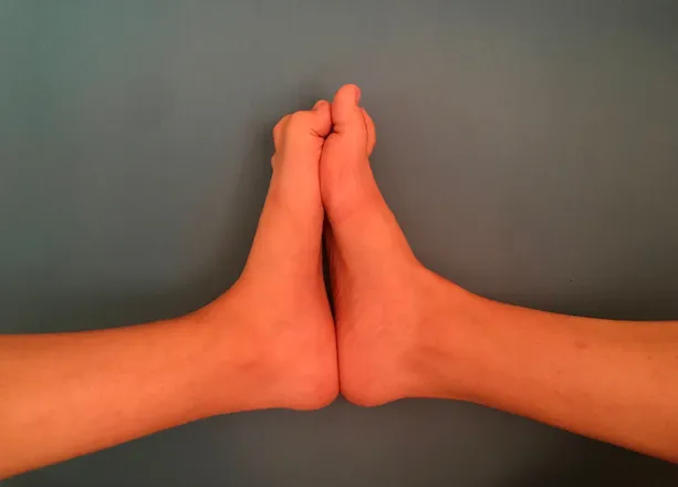 OnlyFans cuenta moveyourfeetfor header 2