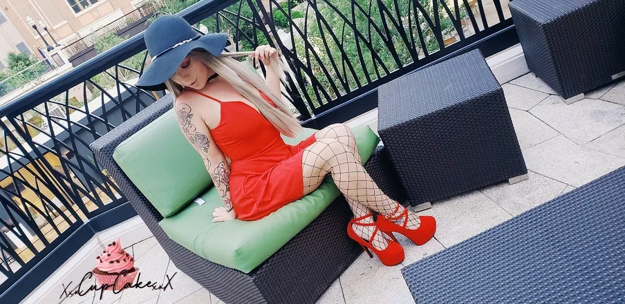 OnlyFans cuenta xxxcupcakexxx header 2