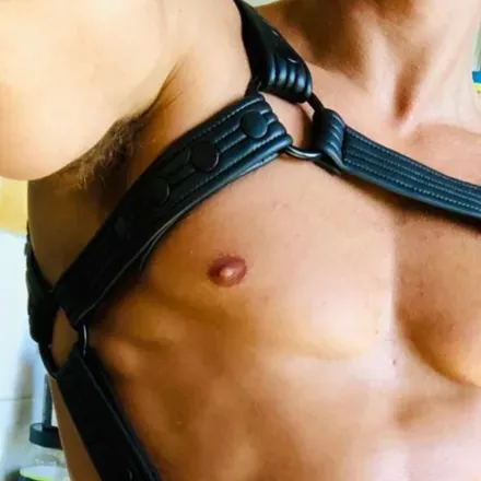 OnlyFans cuenta cid_trick header 1