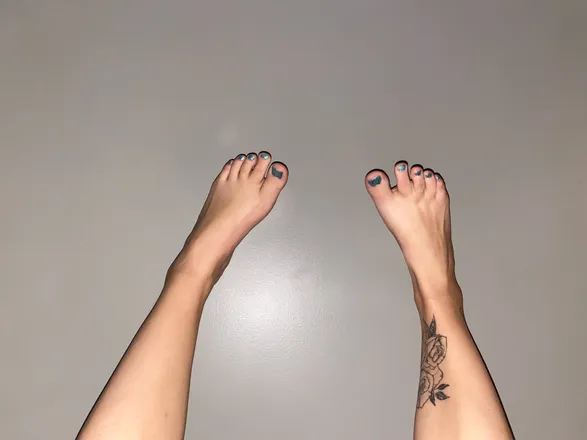 OnlyFans cuenta taylors.feet header 2