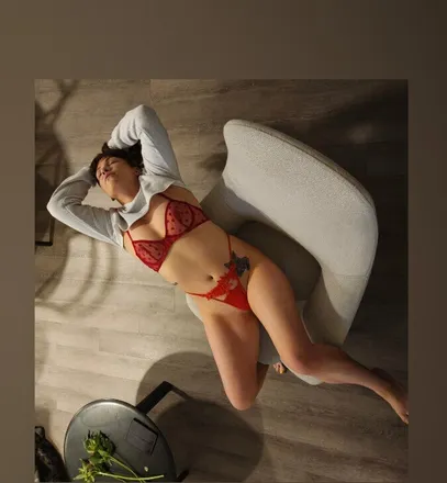 OnlyFans cuenta emilypaigelove header 2
