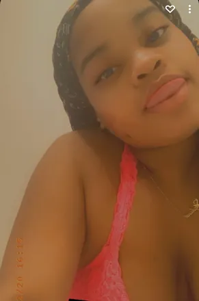 OnlyFans cuenta yummcious header 2