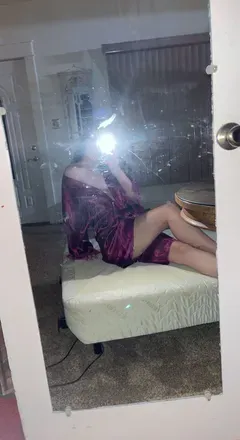 OnlyFans cuenta itsemilymaes header 2
