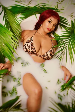 OnlyFans cuenta iammelaninminaj header 2