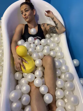 OnlyFans cuenta swishrsweet header 2