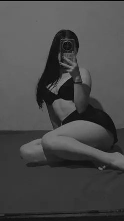 OnlyFans cuenta yessihernandez header 2
