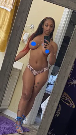 OnlyFans cuenta isthatvelvet header 2