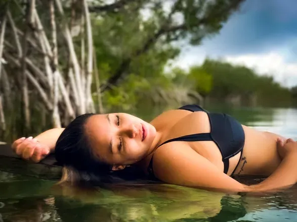OnlyFans cuenta yourbabyinlingerie header 2