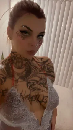 OnlyFans cuenta raeworksandtwerks header 2