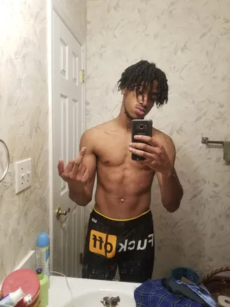 OnlyFans cuenta mocha_mann header 2