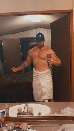 OnlyFans account  willhuff2010 avatar 1