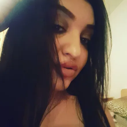 OnlyFans cuenta brunetteduchess header 2