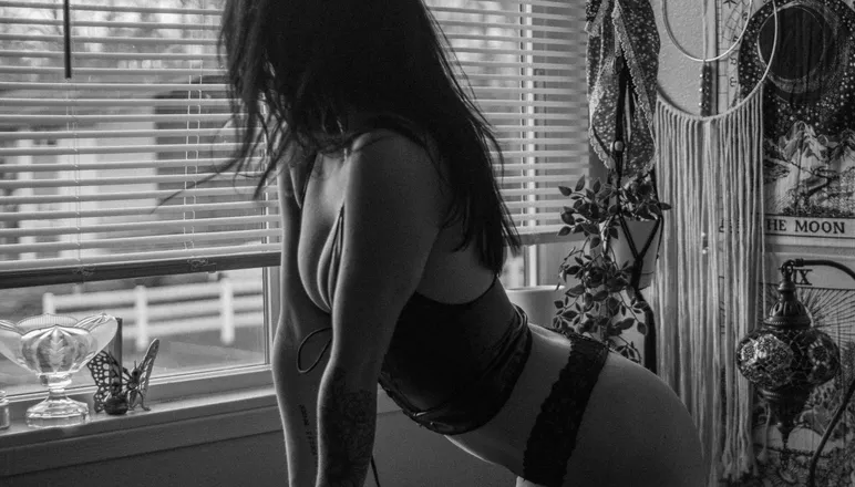 OnlyFans cuenta honestlyunimpressed header 2