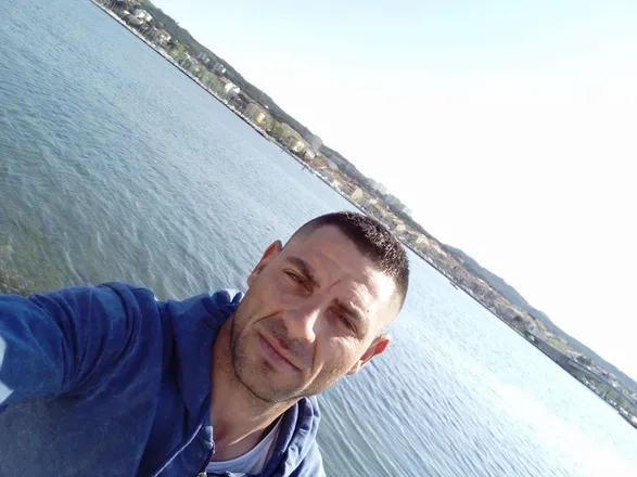 OnlyFans cuenta u42141802 header 2