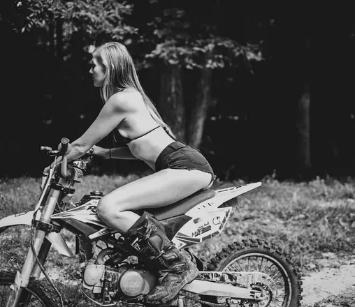 OnlyFans cuenta backwoodsrose header 2