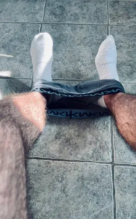 OnlyFans account  talktome32 header 2