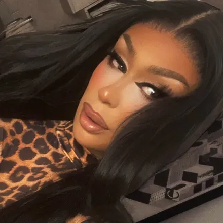 OnlyFans account  manelykhern avatar 1