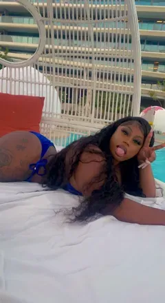 OnlyFans cuenta ivory.reign header 2