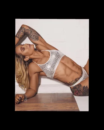 OnlyFans cuenta sexy_mummy_muscle header 2