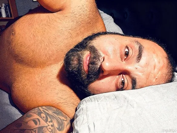 OnlyFans cuenta mrhoneybearr header 2