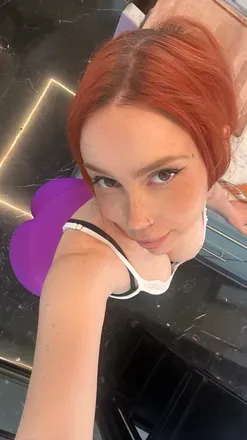 OnlyFans account  lucyl3in avatar 1