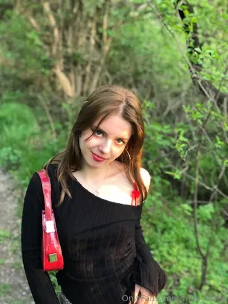 OnlyFans account  mini_violet avatar 1