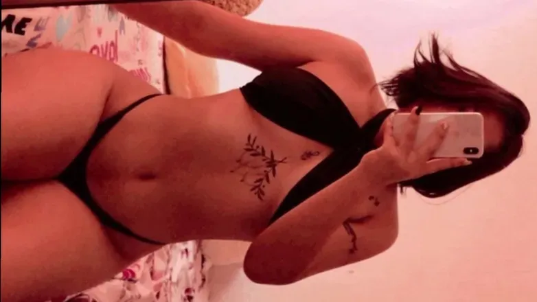 OnlyFans cuenta nikkijoyce_xo header 2