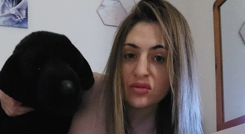 OnlyFans account  emy1innocent header 2