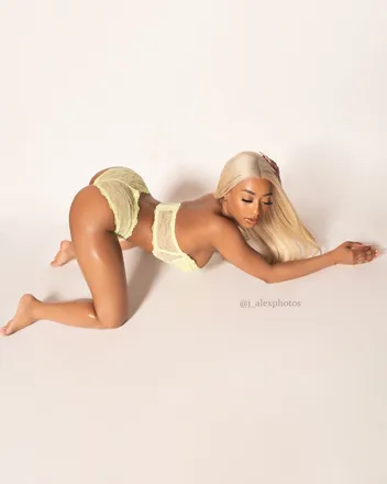 OnlyFans account  vixenbbyxoxo header 2