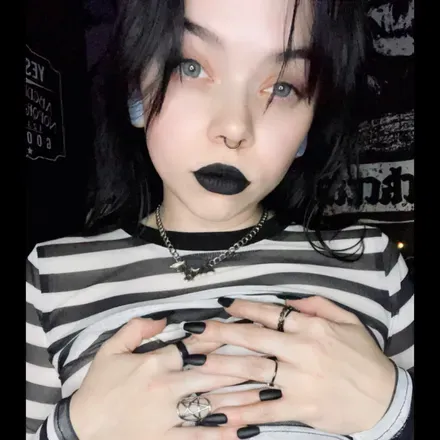 OnlyFans cuenta smokewitch13 avatar 1