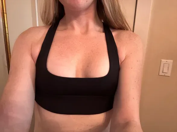 OnlyFans cuenta itsmeganxoxo header 2