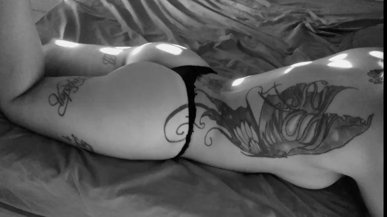 OnlyFans cuenta marian.tattoo header 2