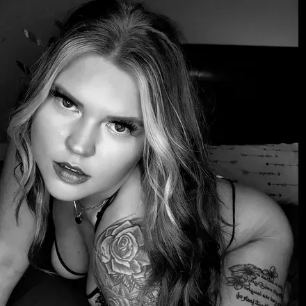 OnlyFans cuenta avarenee00 header 2