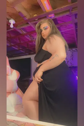 OnlyFans account  thatfatgamergirl header 2