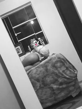 OnlyFans cuenta bunnybaddiexx header 2
