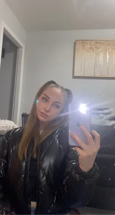 OnlyFans cuenta julia_200 header 2