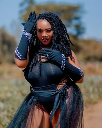 OnlyFans account  honeysambi header 2