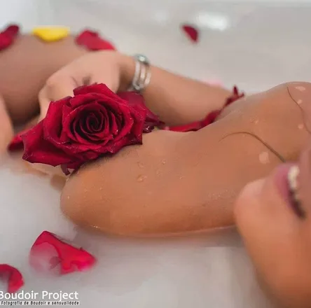OnlyFans cuenta luciacandeias header 2