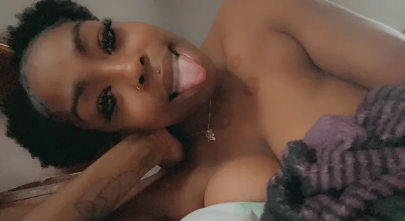 OnlyFans cuenta sassysecretz header 2