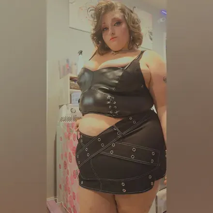 OnlyFans cuenta lovelylargeleigh avatar 1