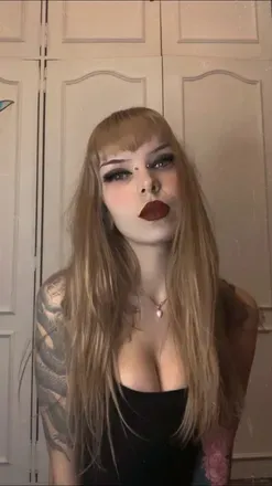 OnlyFans cuenta mathildaknox avatar 1