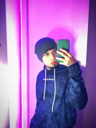 OnlyFans account  aaronhavingfun avatar 1
