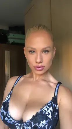OnlyFans account  stacyya header 2