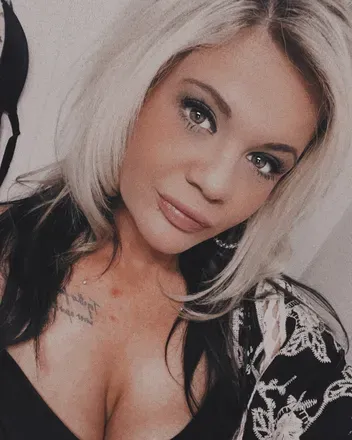 OnlyFans of mommysafterhourss