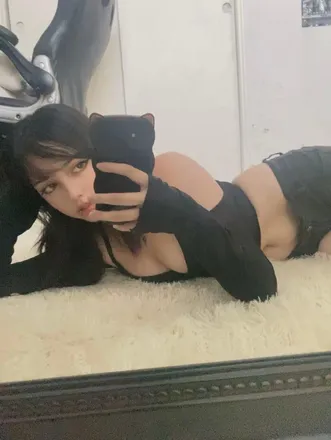 OnlyFans account  ninimyyo header 2