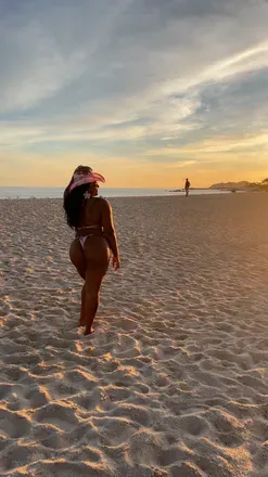 OnlyFans account  splashwithhoney avatar 1