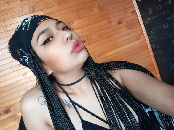 OnlyFans cuenta monnie0 header 2