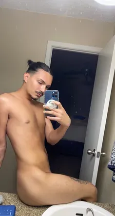 OnlyFans cuenta kinky-boi avatar 1